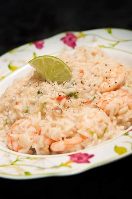  Arroz de Coco con Camarones: ¡Una Sinfonía Tropical de Sabores Exóticos en Cada Mordisco!